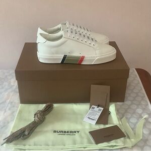 BNIB Women's Rangleton Low Top Sneakers in Optic white sz 37EU